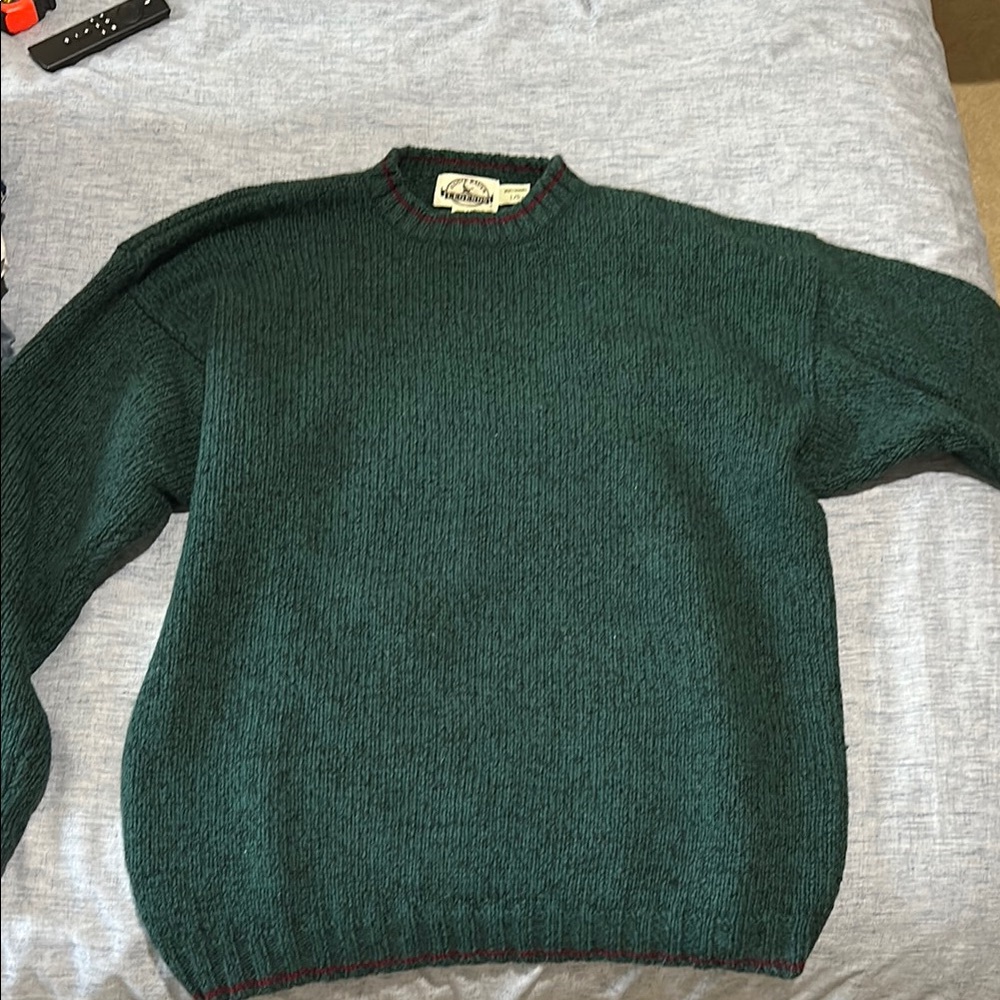 Eddie Bauer Men's Forest Green Crewneck Sweater